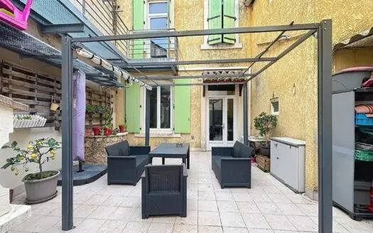 Vendu maison 10 pièces 201.00 m², 34440