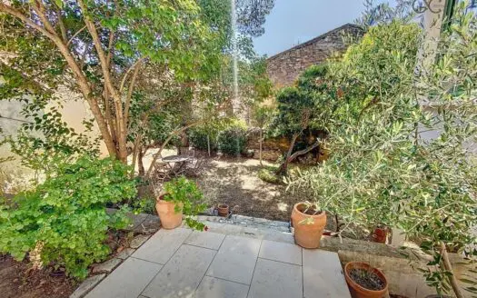 Vendu maison 8 pièces 220.00 m², 34310