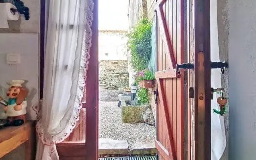 Vente maison 9 pièces 250.00 m², 34490