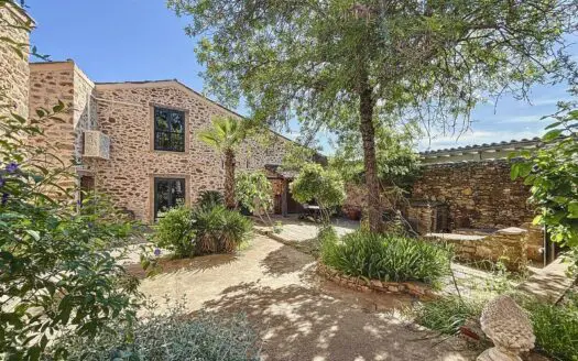 Vente maison 9 pièces 410.00 m², 34360