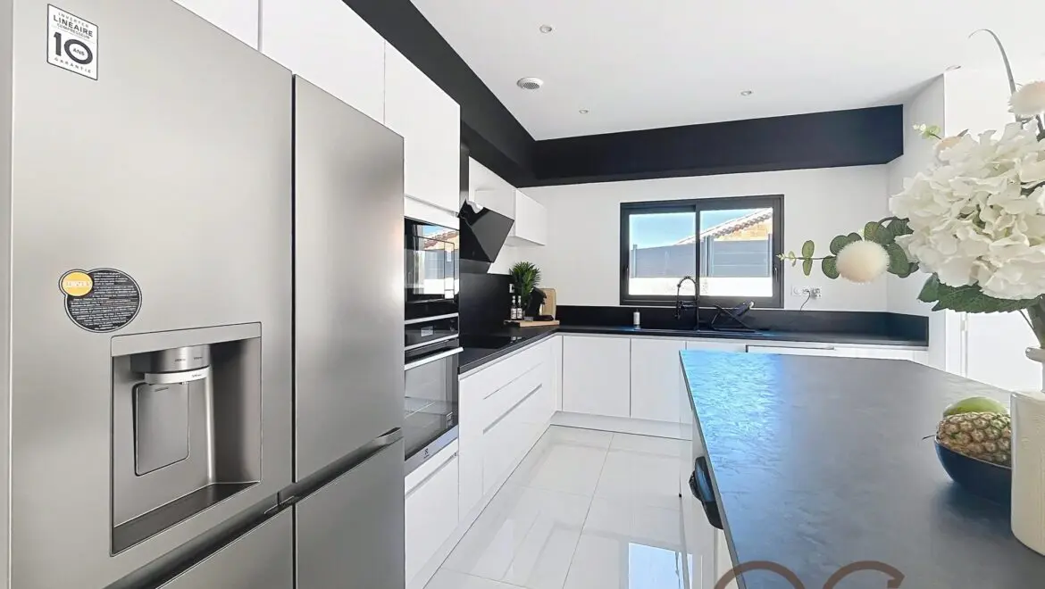 Maison 4 pièces 300 m² · à Thézan-lès-Béziers · 300 m² · 449 000 €