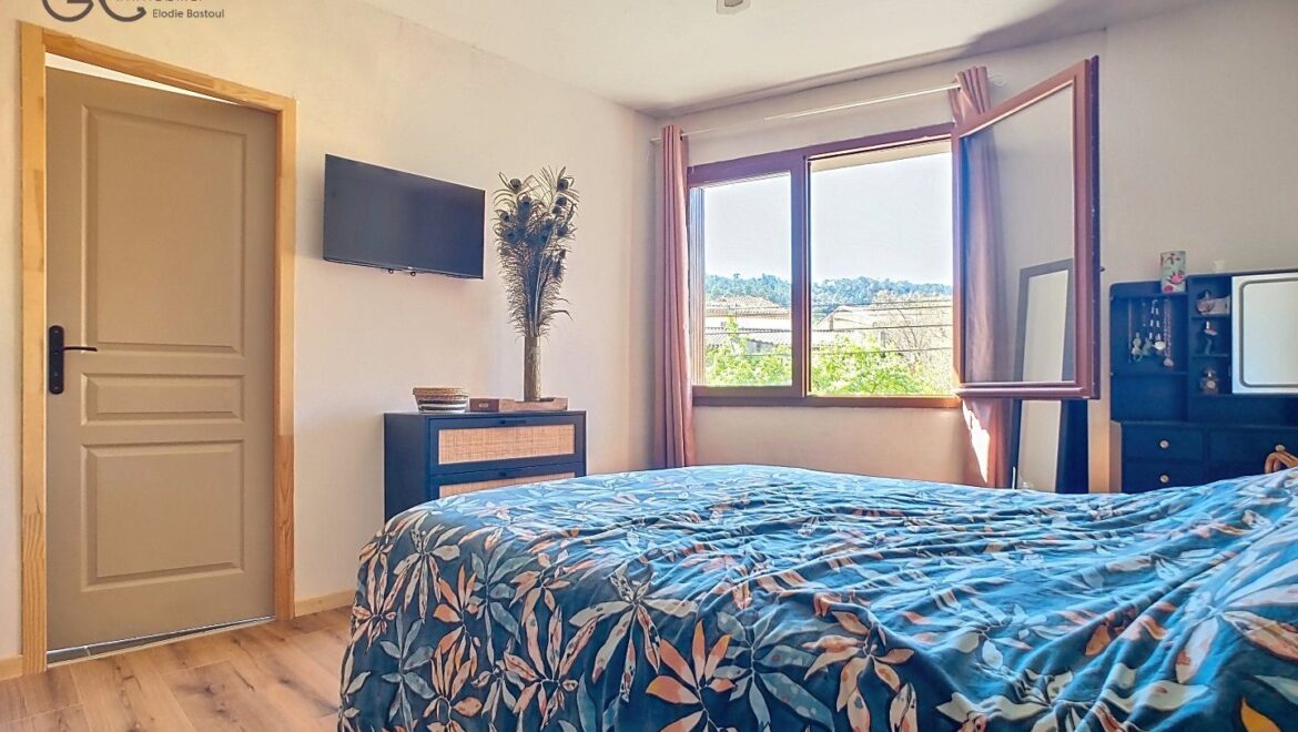 Maison 6 pièces 210 m² · à Saint-Chinian · 210 m² · 260 000 €
