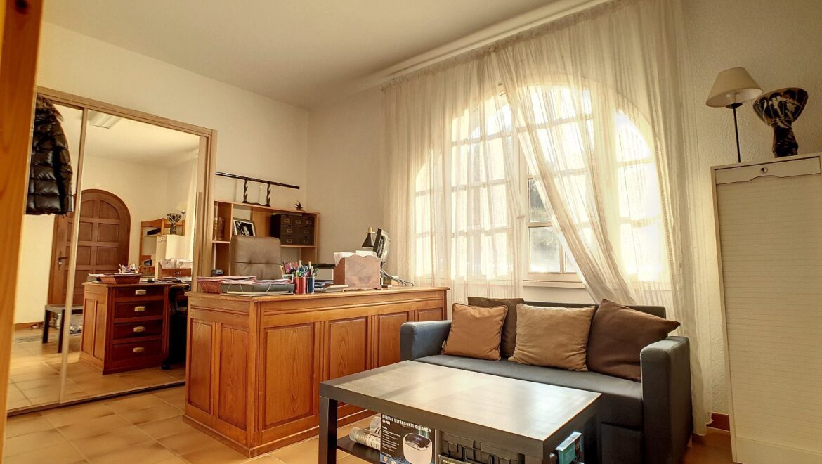 Maison 6 pièces 180 m² · à Saint-Chinian · 180 m² · 420 000 €